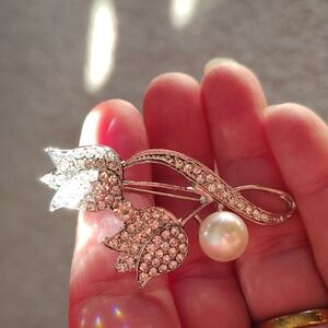 Beautiful tulip with faux Pearl brooch